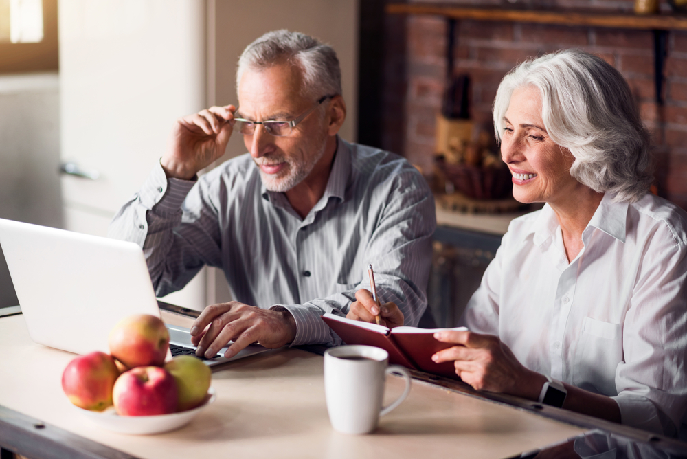 Senior couple about to choose a medicare plan